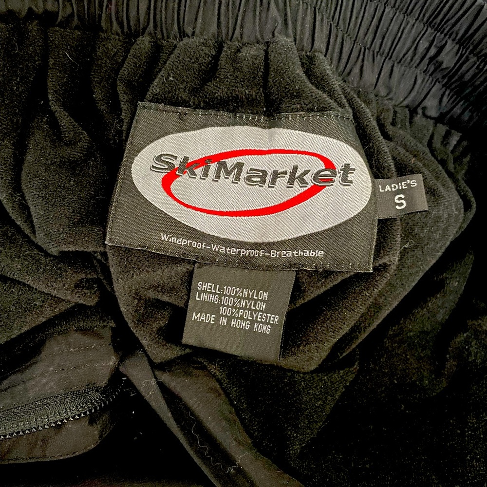 Black ski pants. Fleece lined. Size small.